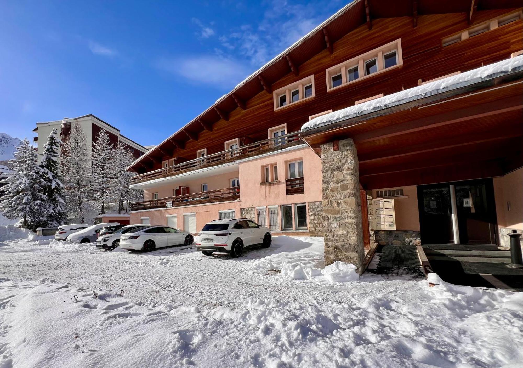 Vars, Appart Spacieux Renove 4 Couchages Dans Chalet Vars  Exterior foto