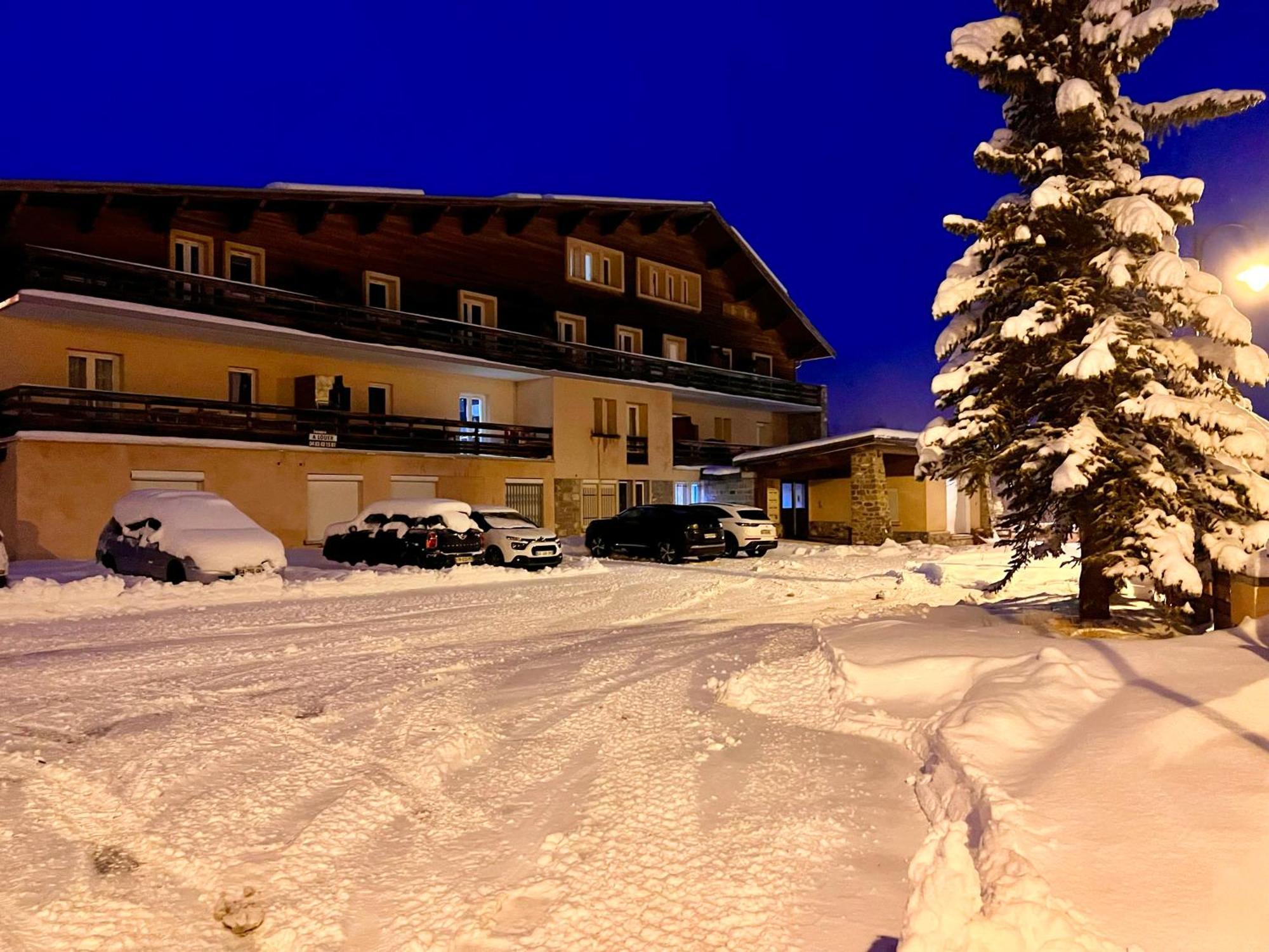 Vars, Appart Spacieux Renove 4 Couchages Dans Chalet Vars  Exterior foto